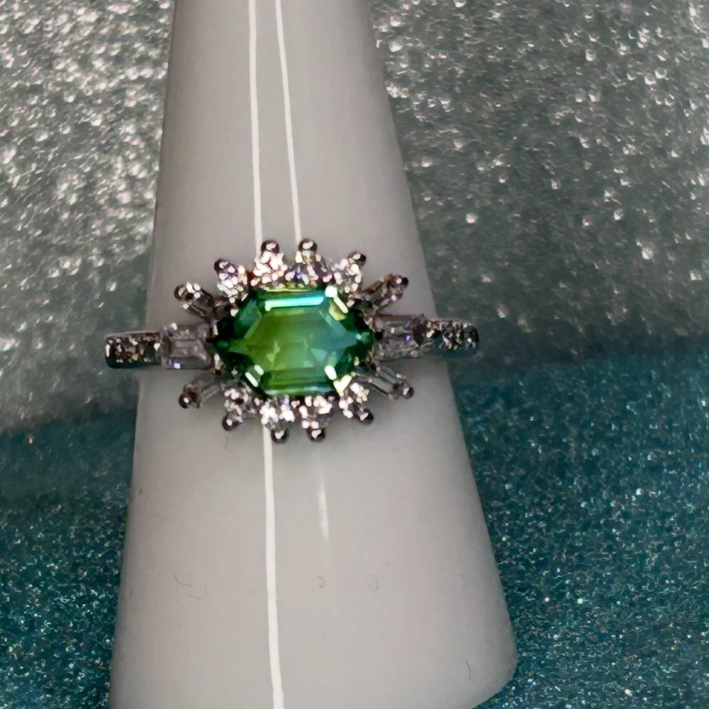 Bomb Party Emerald Topaz CZ Rhodium Plating Ring Size 8